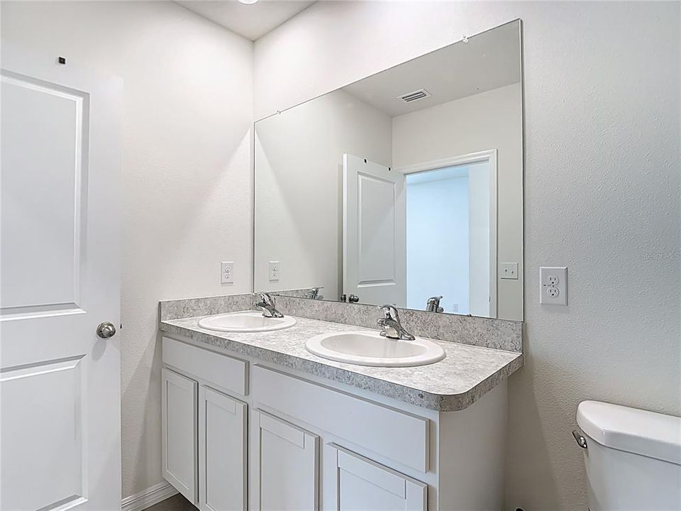 For Rent: $2,500 (4 beds, 2 baths, 2260 Square Feet)