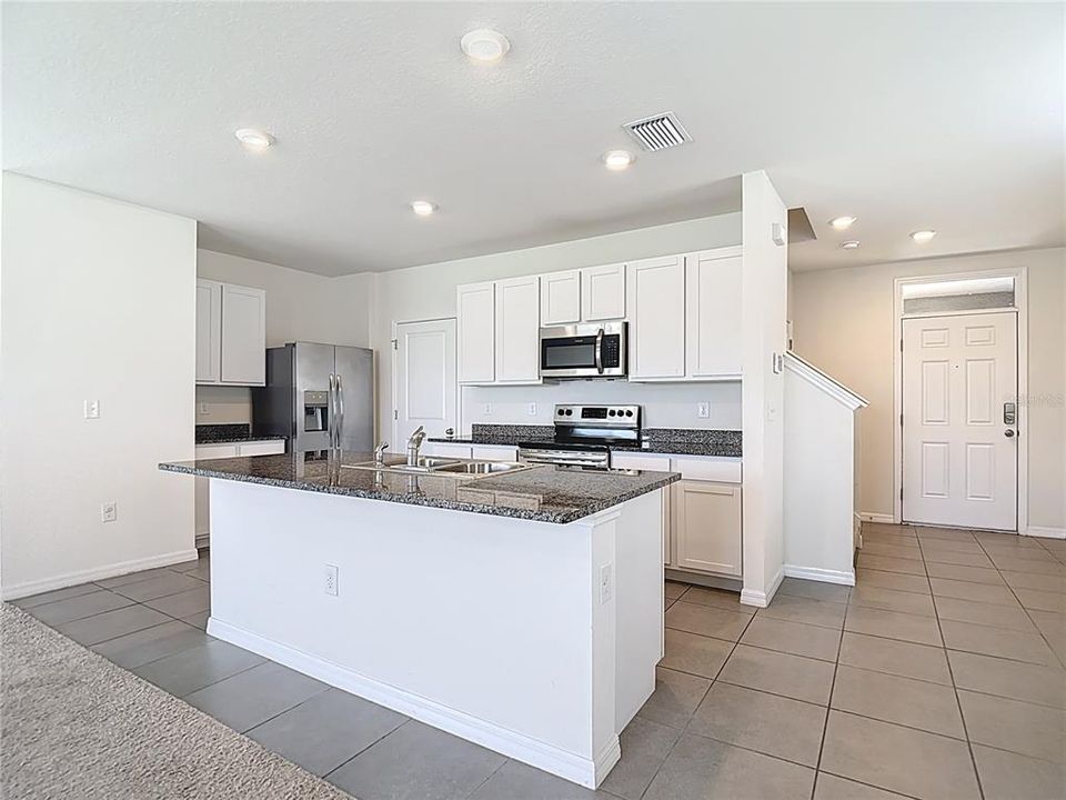 For Rent: $2,500 (4 beds, 2 baths, 2260 Square Feet)