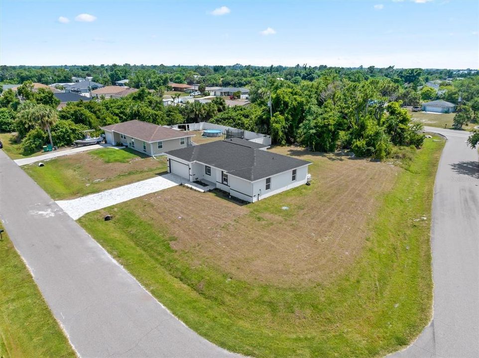 For Sale: $329,990 (4 beds, 2 baths, 1607 Square Feet)