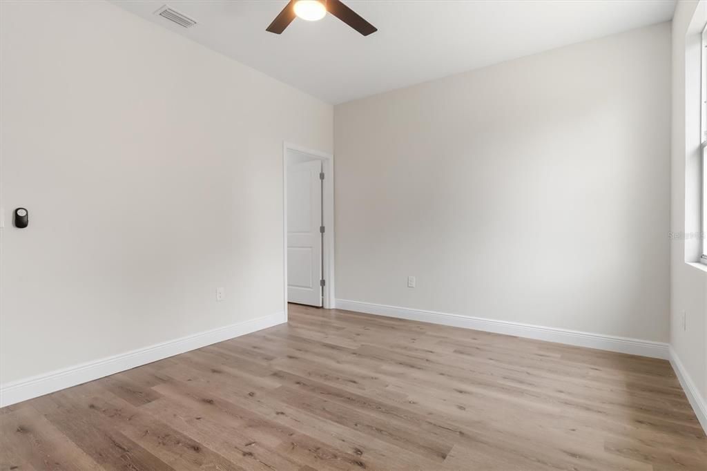 For Sale: $329,990 (4 beds, 2 baths, 1607 Square Feet)