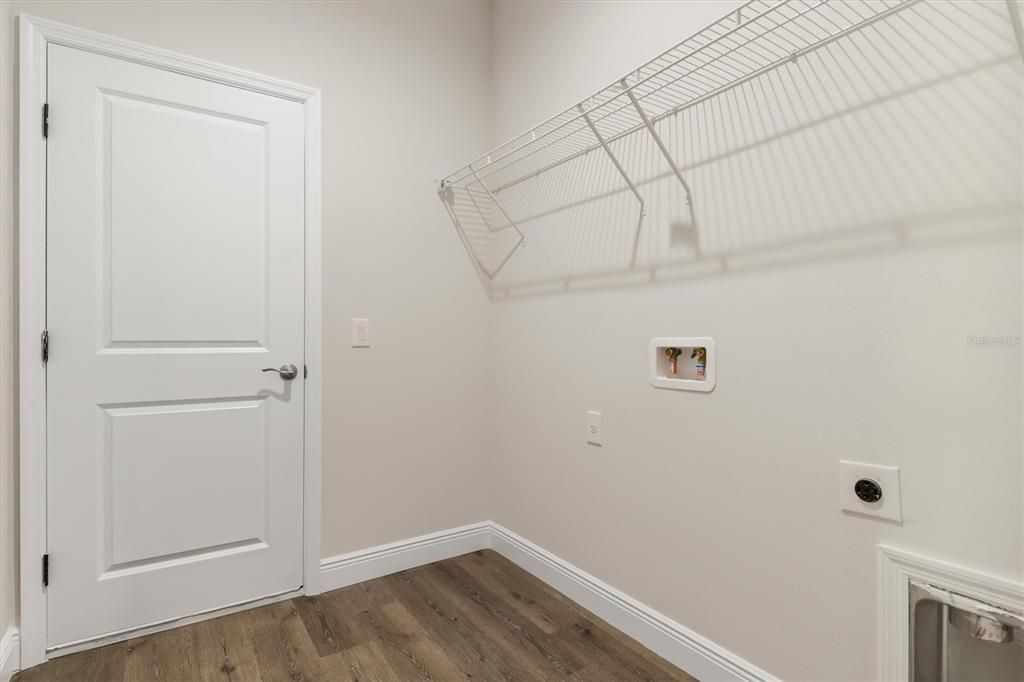 For Sale: $329,990 (4 beds, 2 baths, 1607 Square Feet)