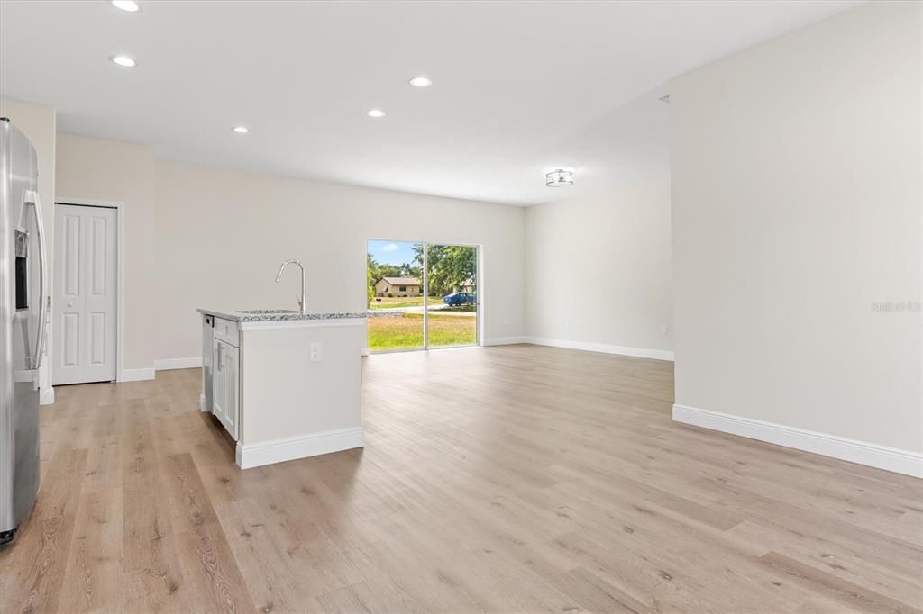 For Sale: $329,990 (4 beds, 2 baths, 1607 Square Feet)