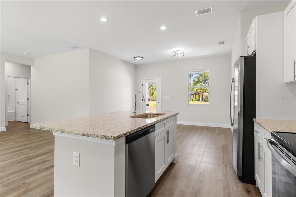 For Sale: $329,990 (4 beds, 2 baths, 1607 Square Feet)