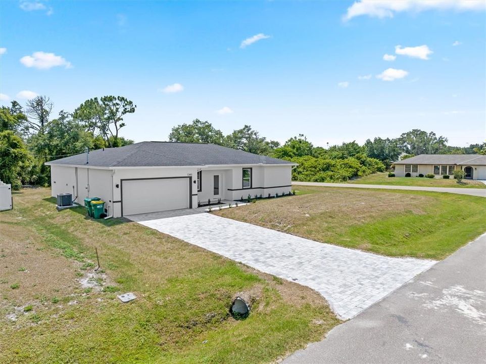 For Sale: $329,990 (4 beds, 2 baths, 1607 Square Feet)