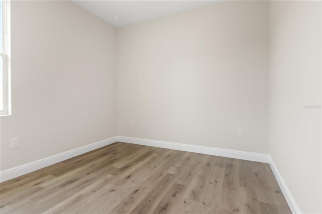 For Sale: $329,990 (4 beds, 2 baths, 1607 Square Feet)