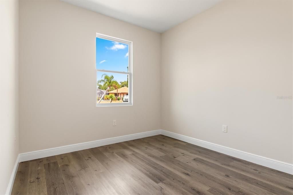 For Sale: $329,990 (4 beds, 2 baths, 1607 Square Feet)