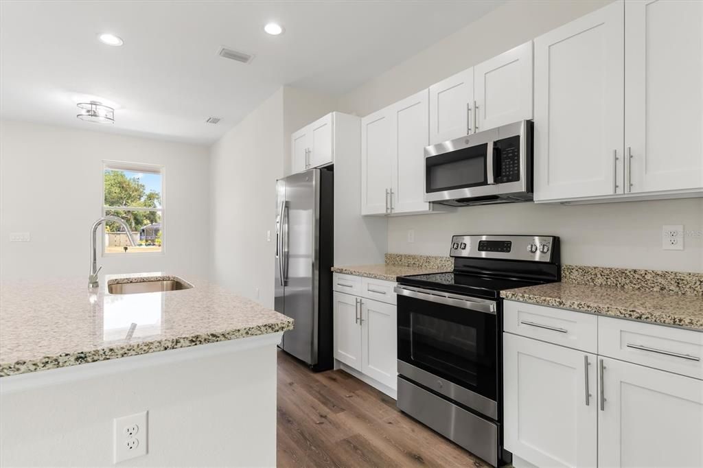 For Sale: $329,990 (4 beds, 2 baths, 1607 Square Feet)