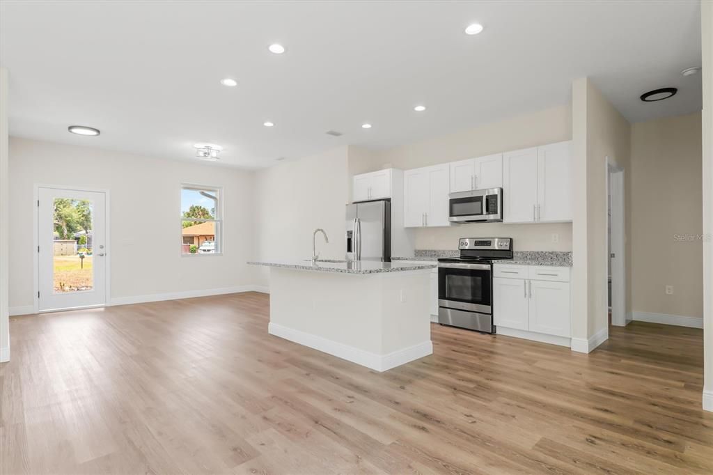 For Sale: $329,990 (4 beds, 2 baths, 1607 Square Feet)