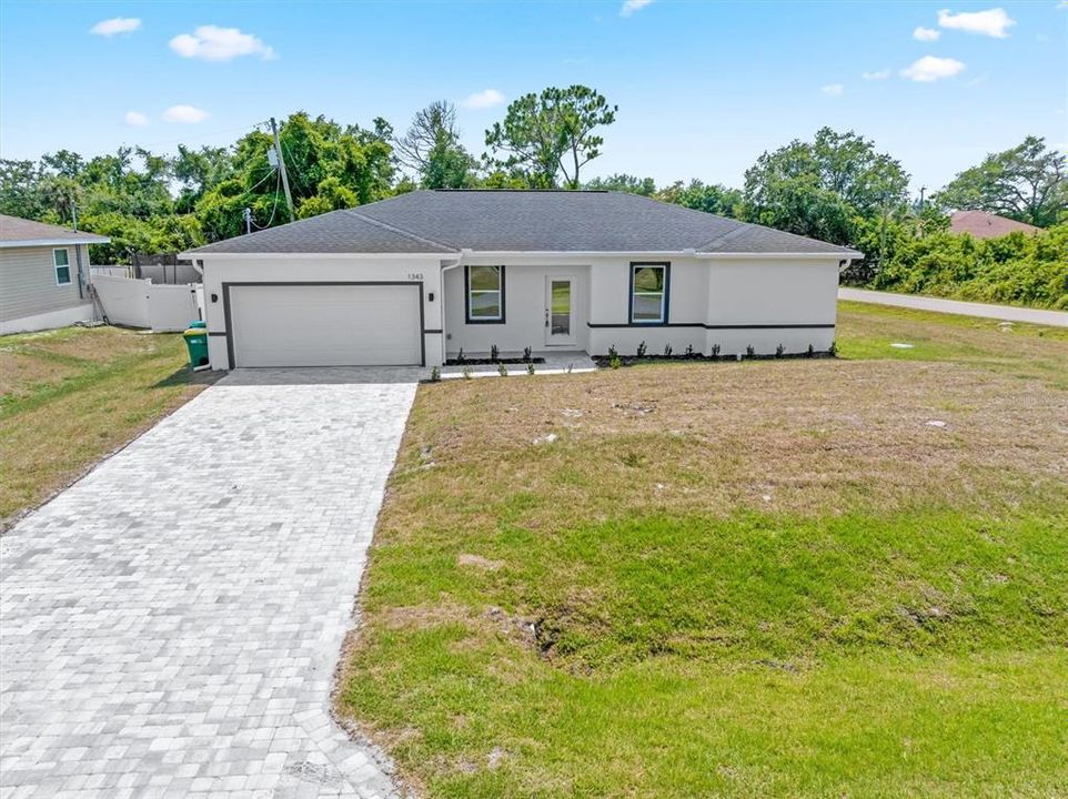 For Sale: $329,990 (4 beds, 2 baths, 1607 Square Feet)