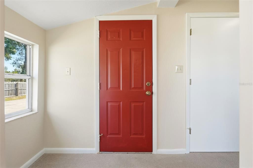 For Sale: $305,000 (3 beds, 1 baths, 1166 Square Feet)