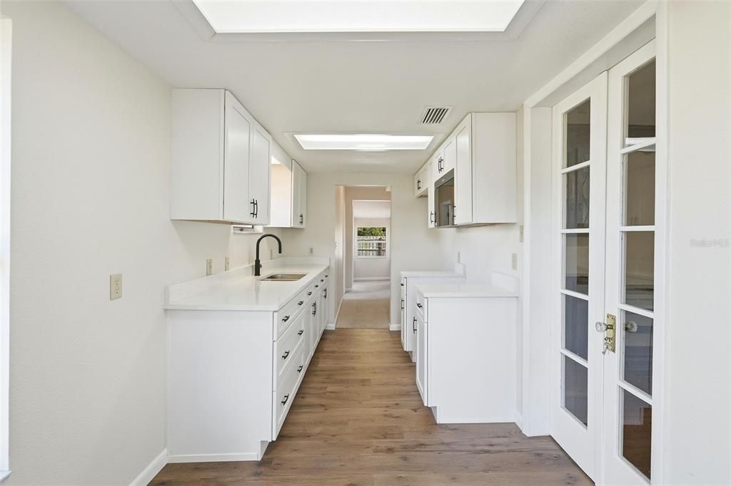 For Sale: $305,000 (3 beds, 1 baths, 1166 Square Feet)