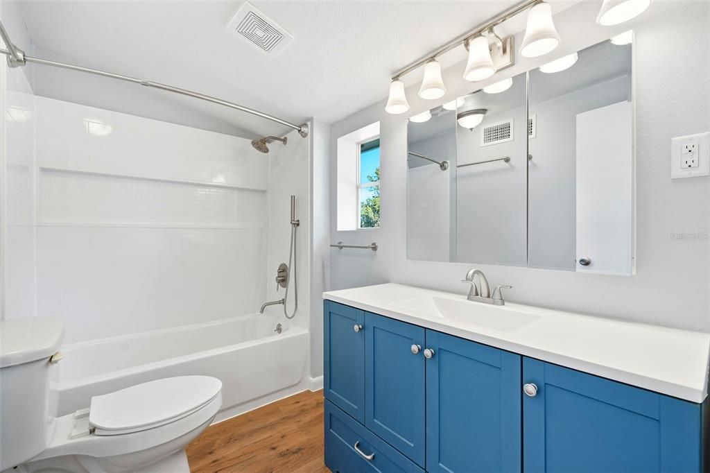 For Sale: $305,000 (3 beds, 1 baths, 1166 Square Feet)