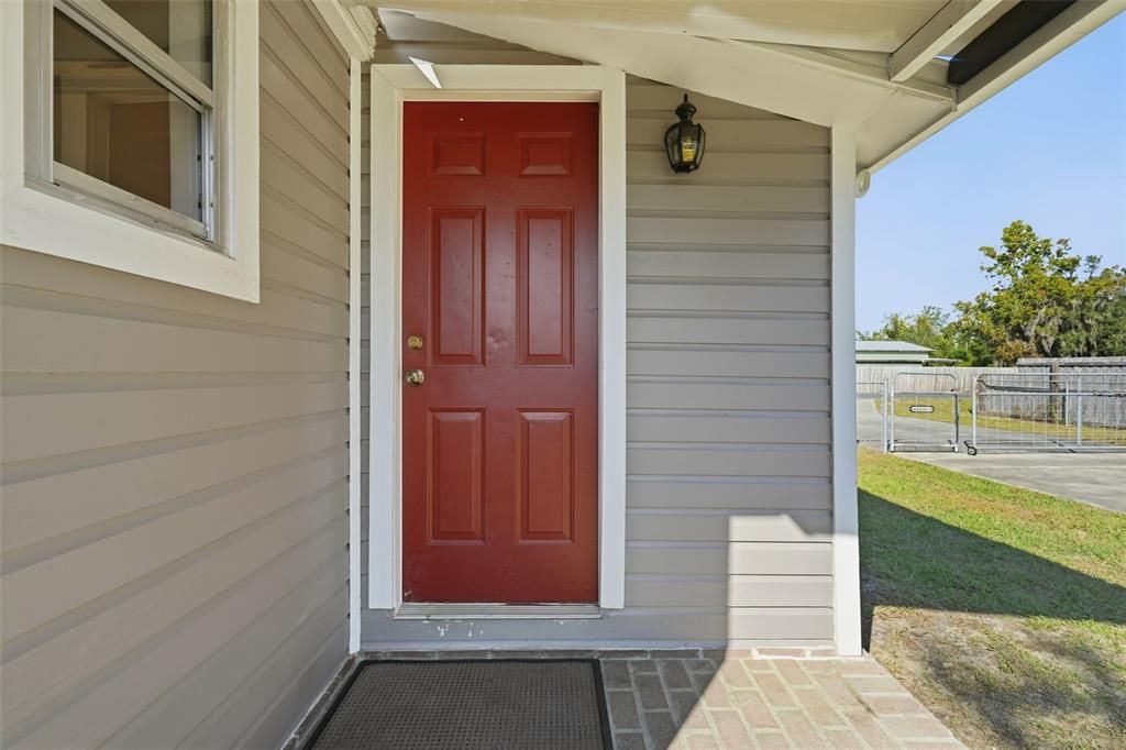 For Sale: $305,000 (3 beds, 1 baths, 1166 Square Feet)