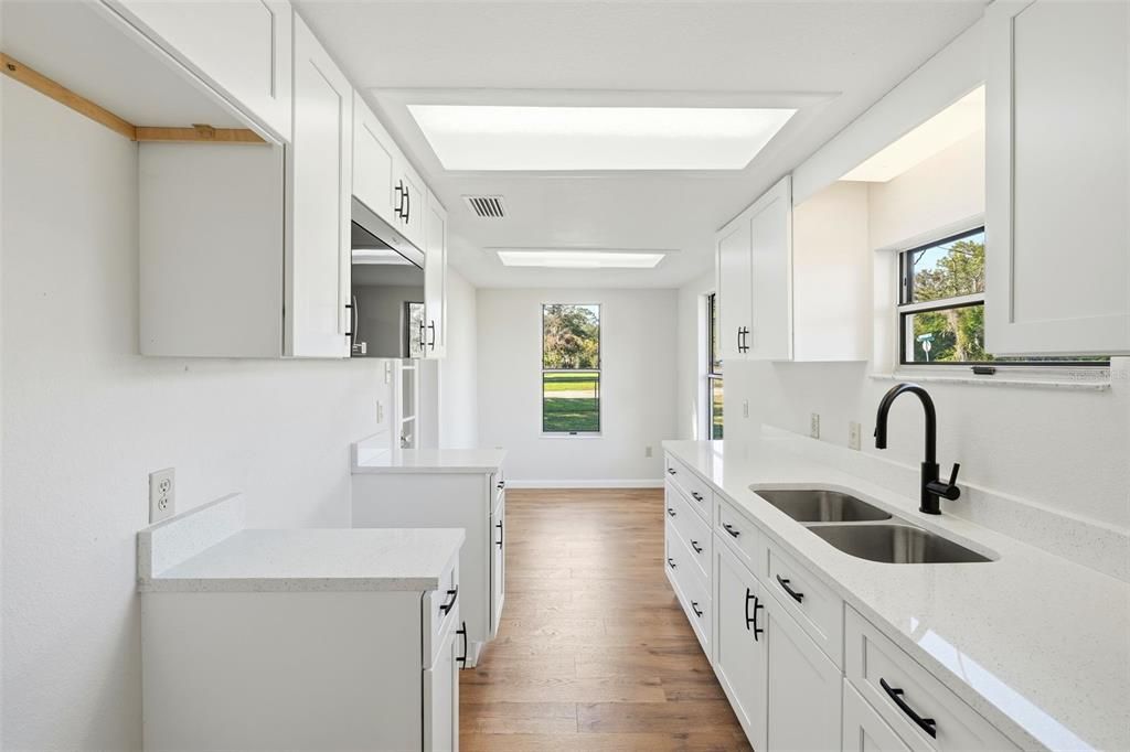 For Sale: $305,000 (3 beds, 1 baths, 1166 Square Feet)