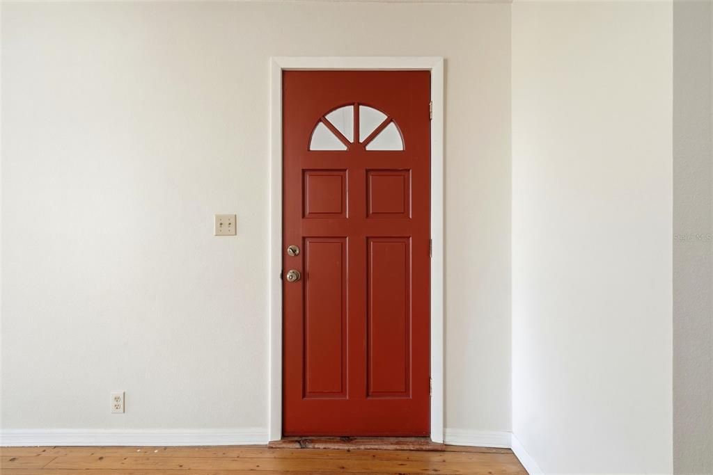 For Sale: $305,000 (3 beds, 1 baths, 1166 Square Feet)