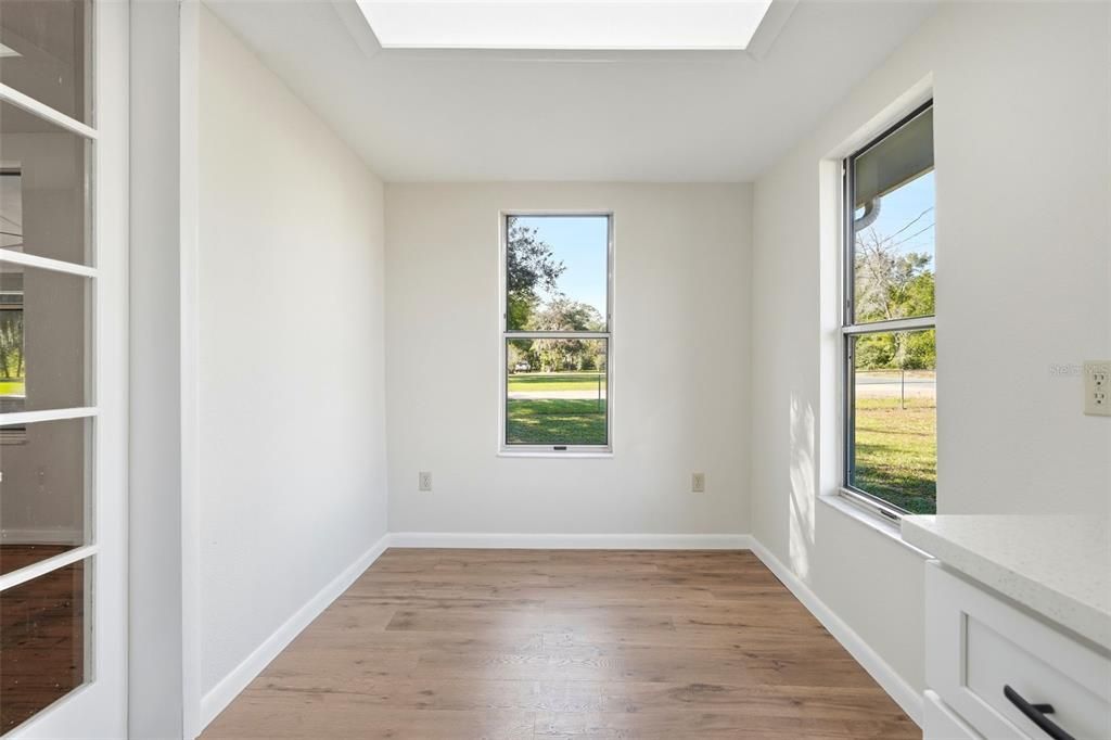 For Sale: $305,000 (3 beds, 1 baths, 1166 Square Feet)