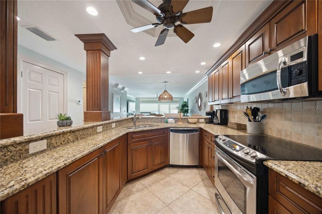 待售: $1,375,000 (2 贝兹, 2 浴室, 1521 平方英尺)