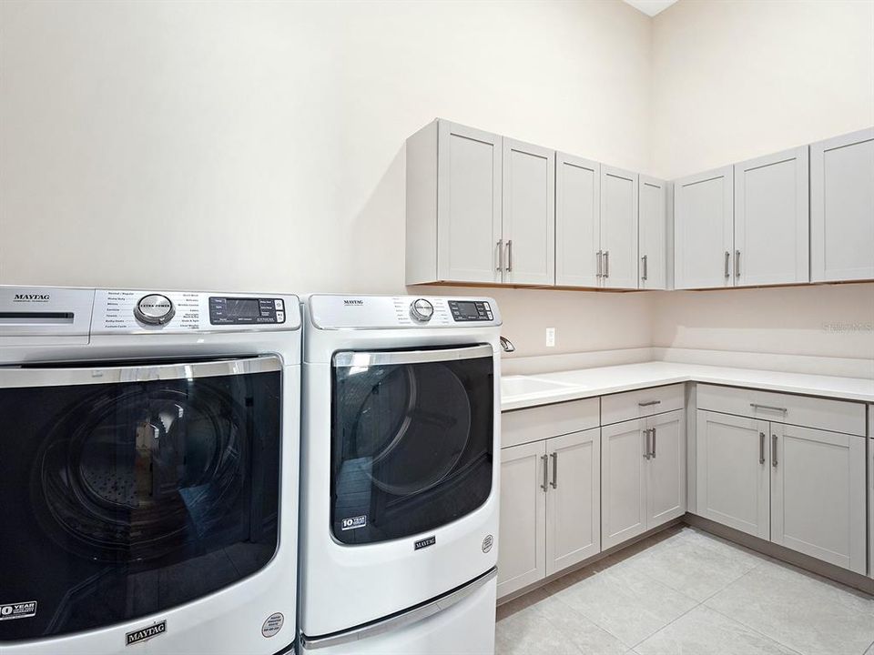 For Sale: $2,450,000 (3 beds, 4 baths, 3054 Square Feet)