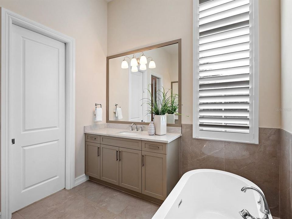 For Sale: $2,450,000 (3 beds, 4 baths, 3054 Square Feet)