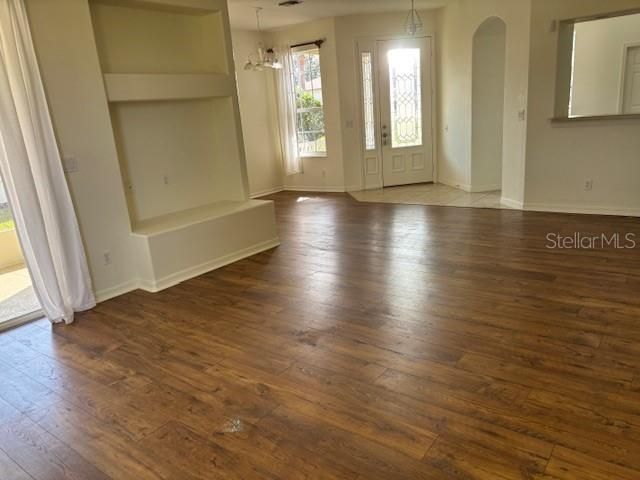 For Rent: $1,950 (2 beds, 2 baths, 1220 Square Feet)
