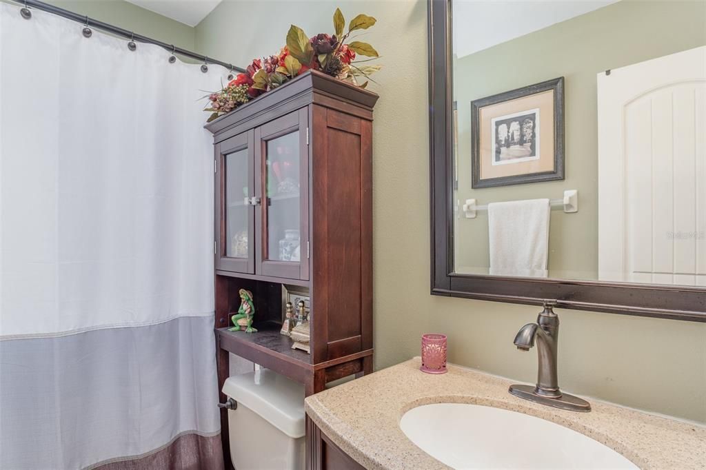 На продажу: $285,000 (2 спален, 2 ванн, 994 Квадратных фут)