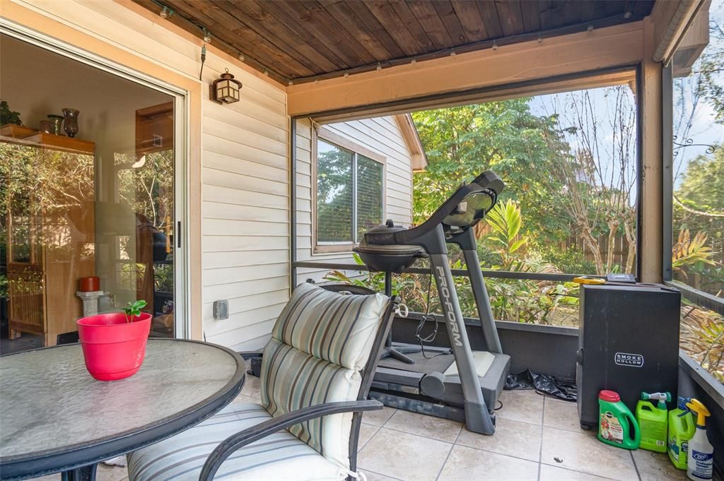 На продажу: $285,000 (2 спален, 2 ванн, 994 Квадратных фут)