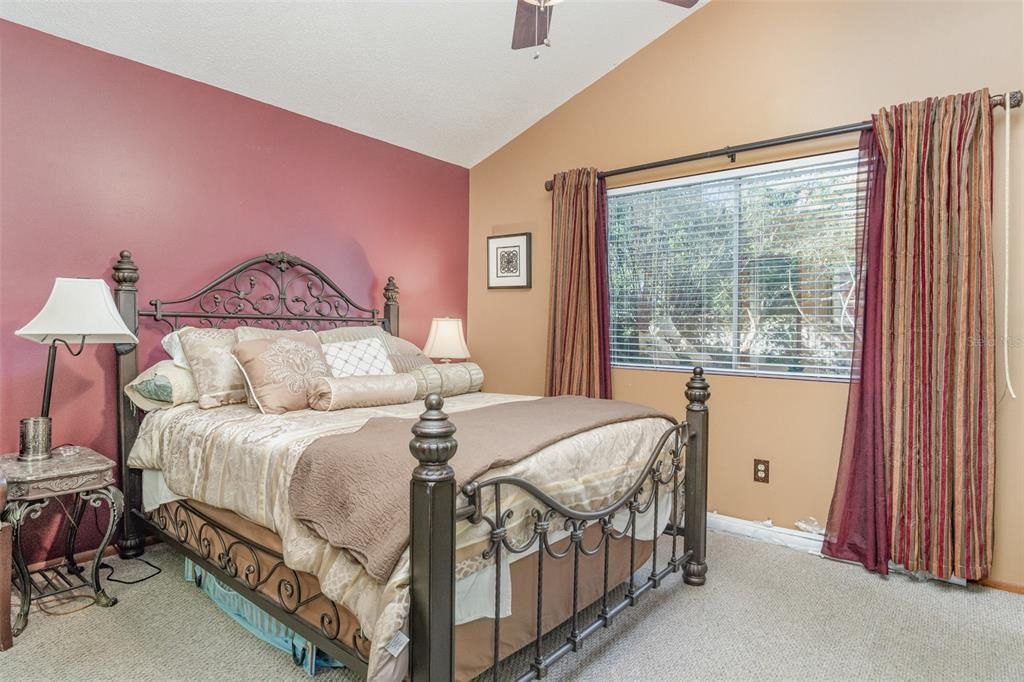 На продажу: $285,000 (2 спален, 2 ванн, 994 Квадратных фут)