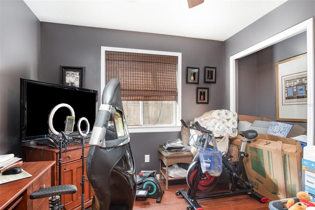 На продажу: $285,000 (2 спален, 2 ванн, 994 Квадратных фут)