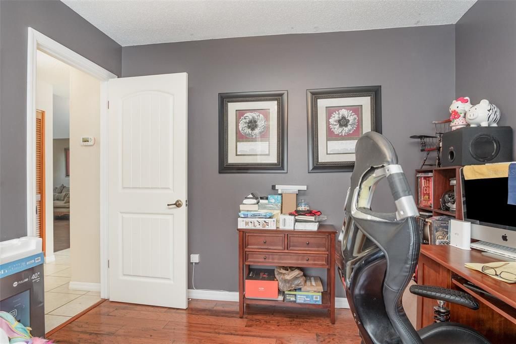 На продажу: $285,000 (2 спален, 2 ванн, 994 Квадратных фут)