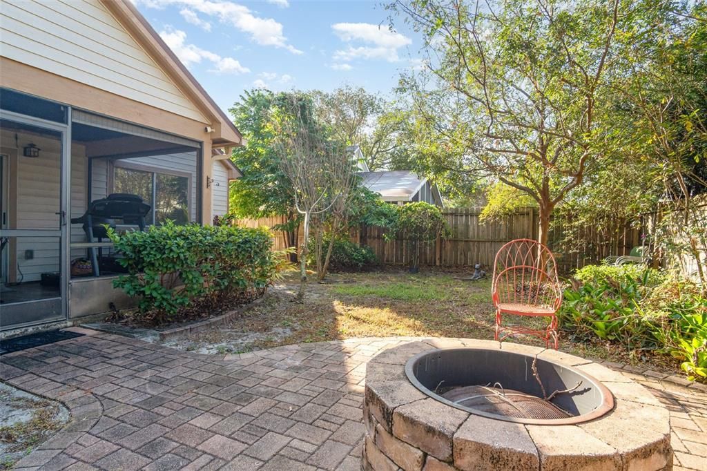 На продажу: $285,000 (2 спален, 2 ванн, 994 Квадратных фут)