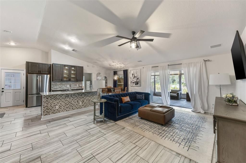 待售: $420,000 (3 贝兹, 2 浴室, 1685 平方英尺)