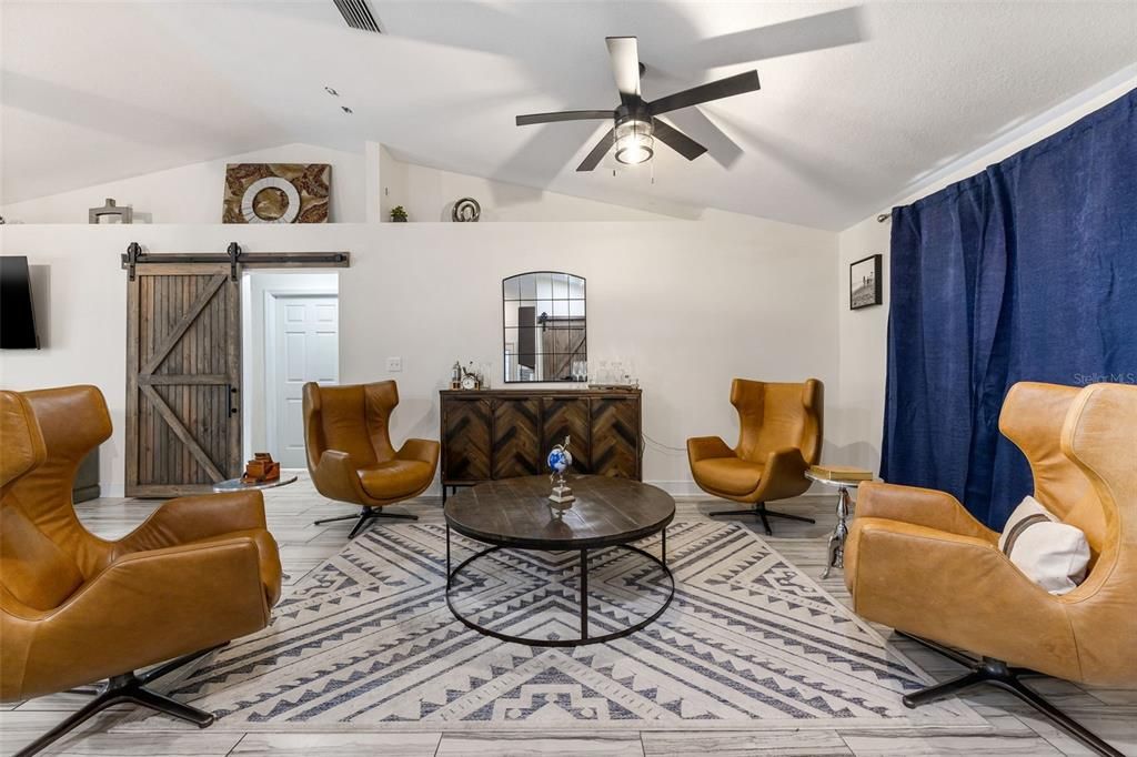 待售: $420,000 (3 贝兹, 2 浴室, 1685 平方英尺)