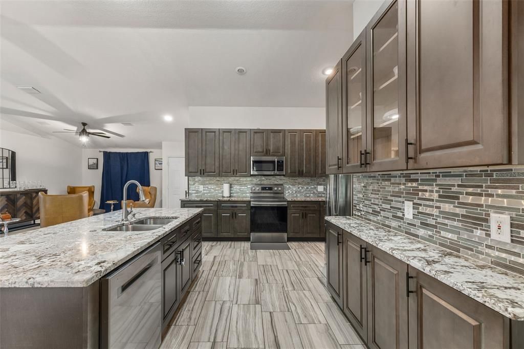 待售: $420,000 (3 贝兹, 2 浴室, 1685 平方英尺)