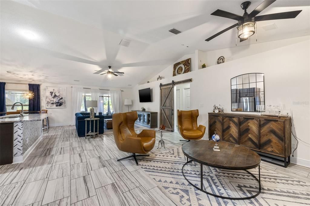 待售: $420,000 (3 贝兹, 2 浴室, 1685 平方英尺)