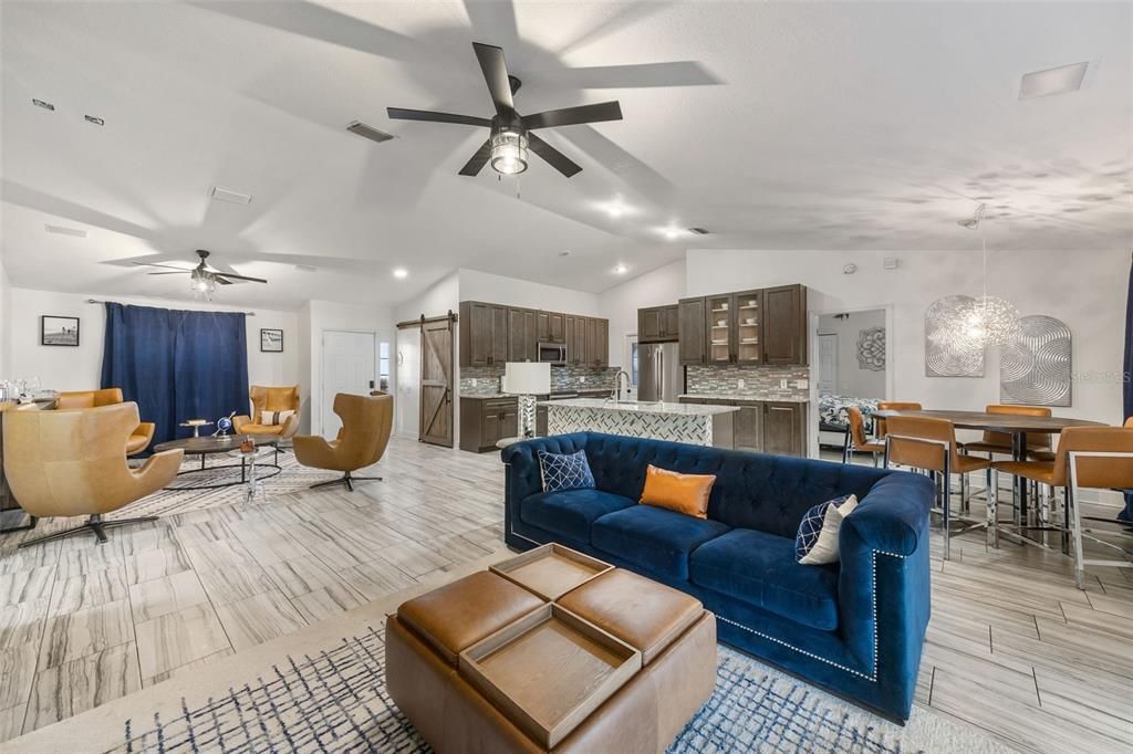 待售: $420,000 (3 贝兹, 2 浴室, 1685 平方英尺)