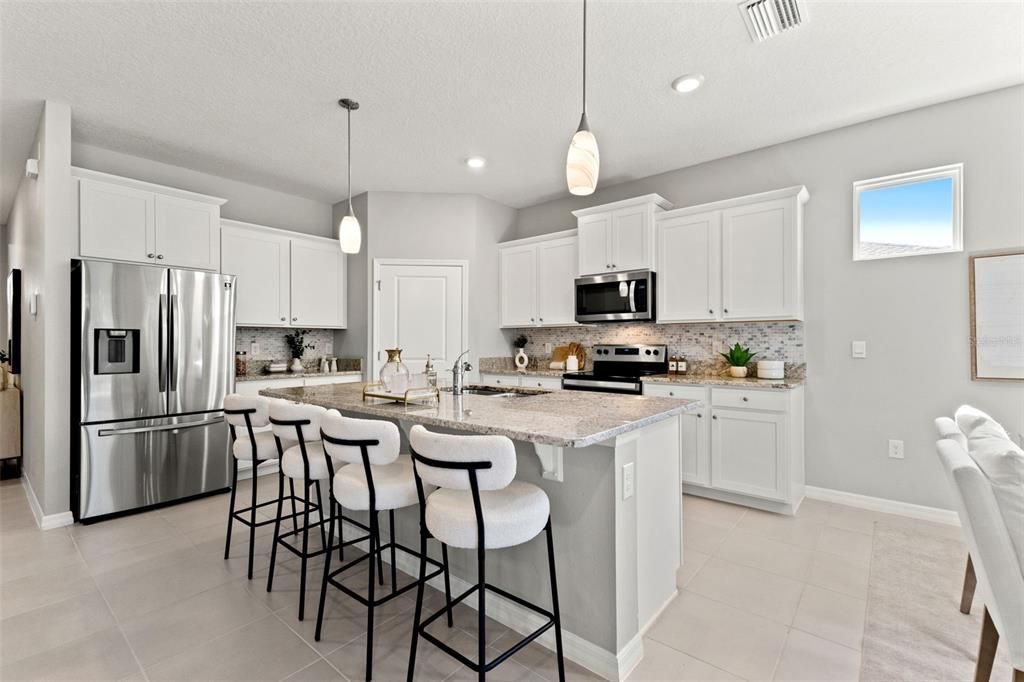 待售: $439,900 (4 贝兹, 2 浴室, 2090 平方英尺)