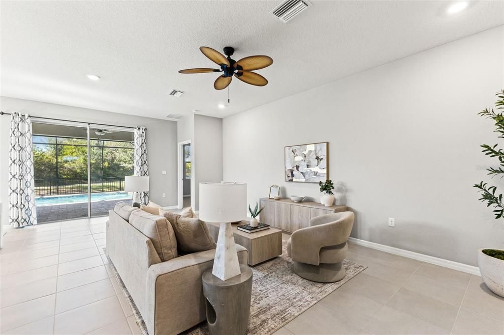 待售: $439,900 (4 贝兹, 2 浴室, 2090 平方英尺)