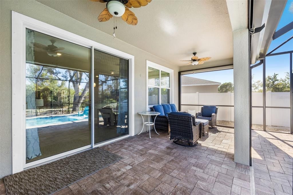 待售: $439,900 (4 贝兹, 2 浴室, 2090 平方英尺)