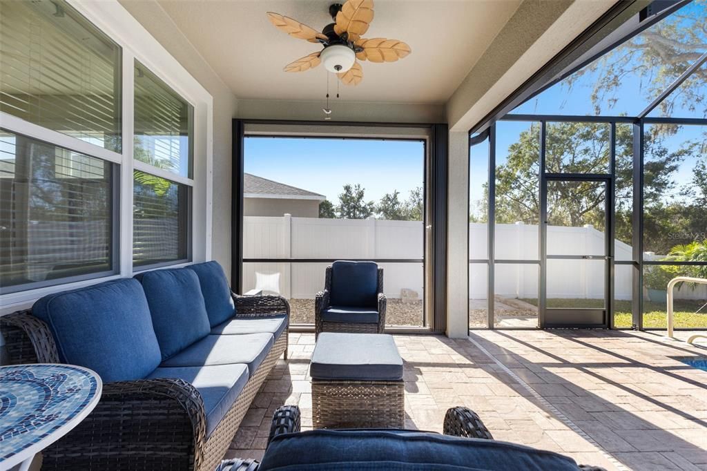 待售: $439,900 (4 贝兹, 2 浴室, 2090 平方英尺)