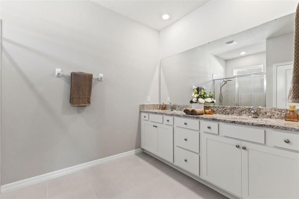 待售: $439,900 (4 贝兹, 2 浴室, 2090 平方英尺)