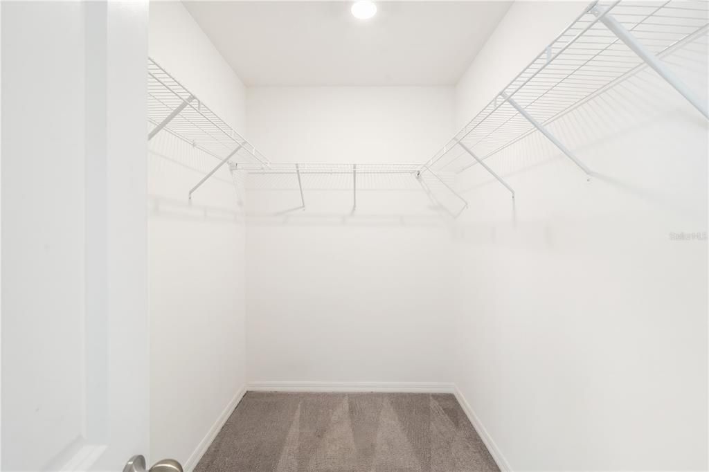 For Rent: $2,499 (4 beds, 2 baths, 1805 Square Feet)