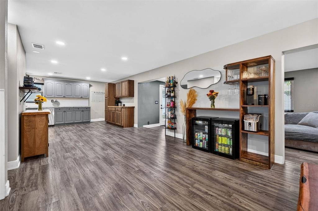 For Sale: $425,000 (2 beds, 2 baths, 1400 Square Feet)