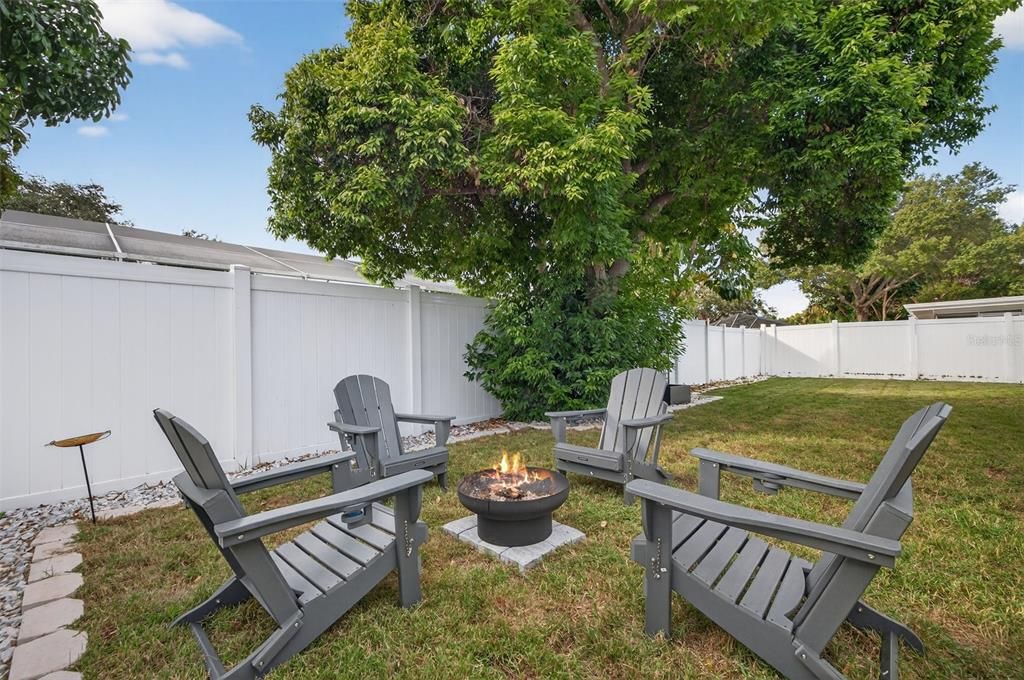 For Sale: $425,000 (2 beds, 2 baths, 1400 Square Feet)