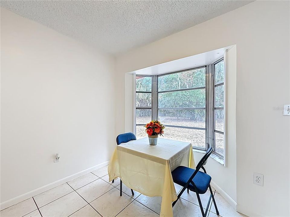 待售: $350,000 (3 贝兹, 2 浴室, 1930 平方英尺)