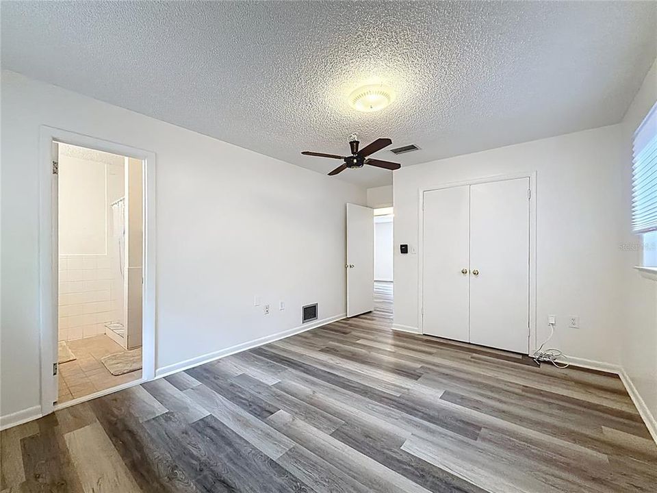 待售: $350,000 (3 贝兹, 2 浴室, 1930 平方英尺)