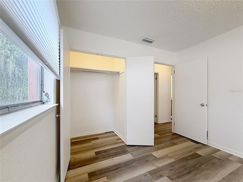 待售: $350,000 (3 贝兹, 2 浴室, 1930 平方英尺)