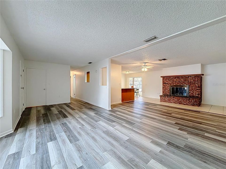 待售: $350,000 (3 贝兹, 2 浴室, 1930 平方英尺)