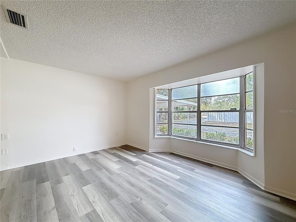 待售: $350,000 (3 贝兹, 2 浴室, 1930 平方英尺)