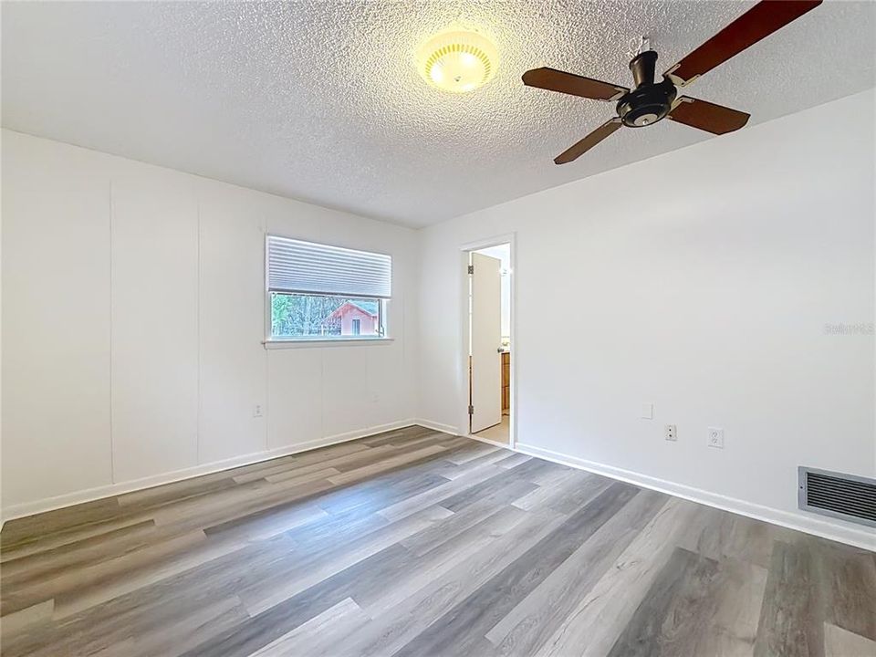 待售: $350,000 (3 贝兹, 2 浴室, 1930 平方英尺)