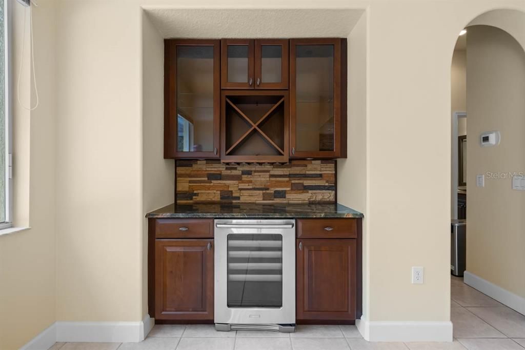 В аренду: $3,800 (4 спален, 3 ванн, 2303 Квадратных фут)